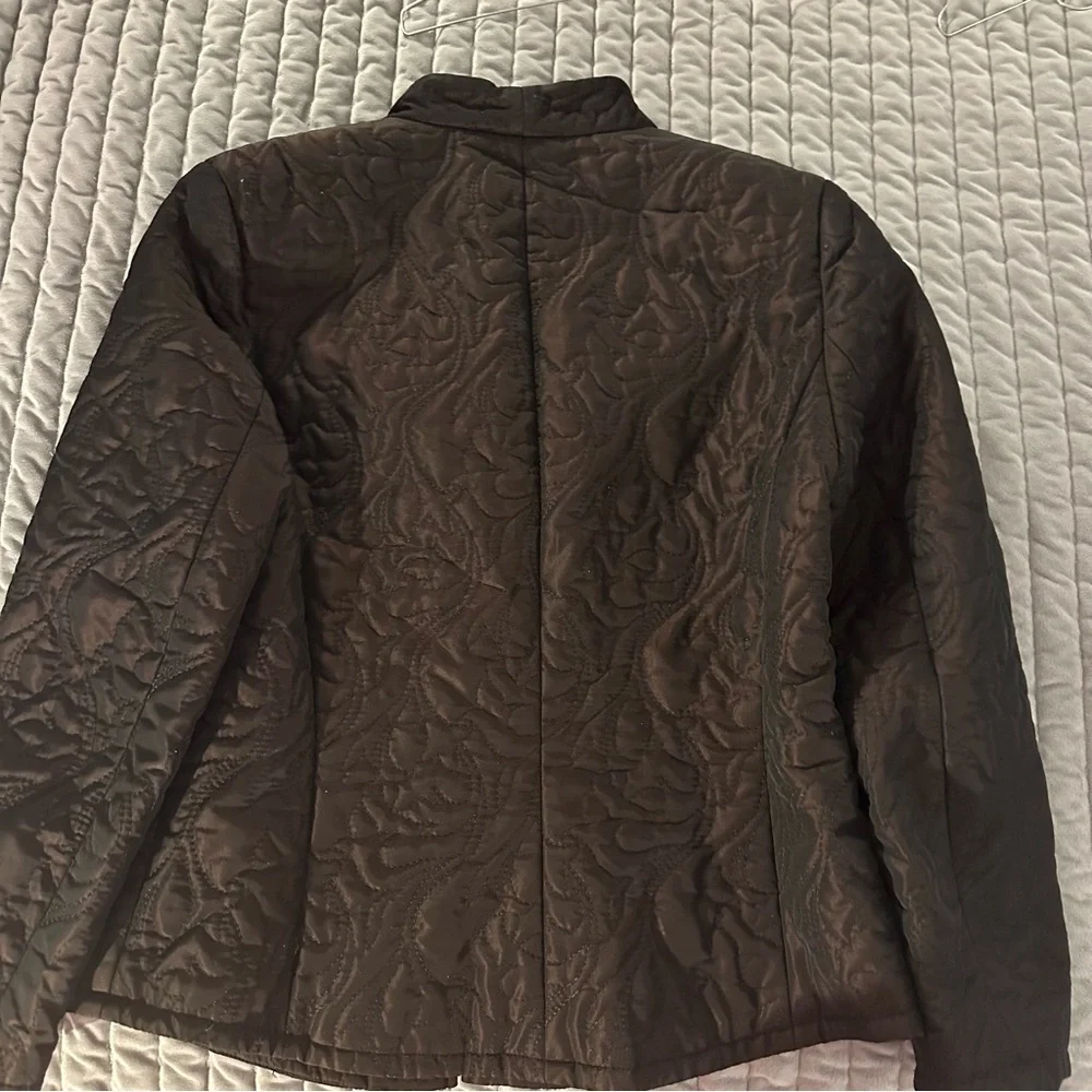 Dana‎ Buchman brown/black iridescent quilted zip jacket. Size 8